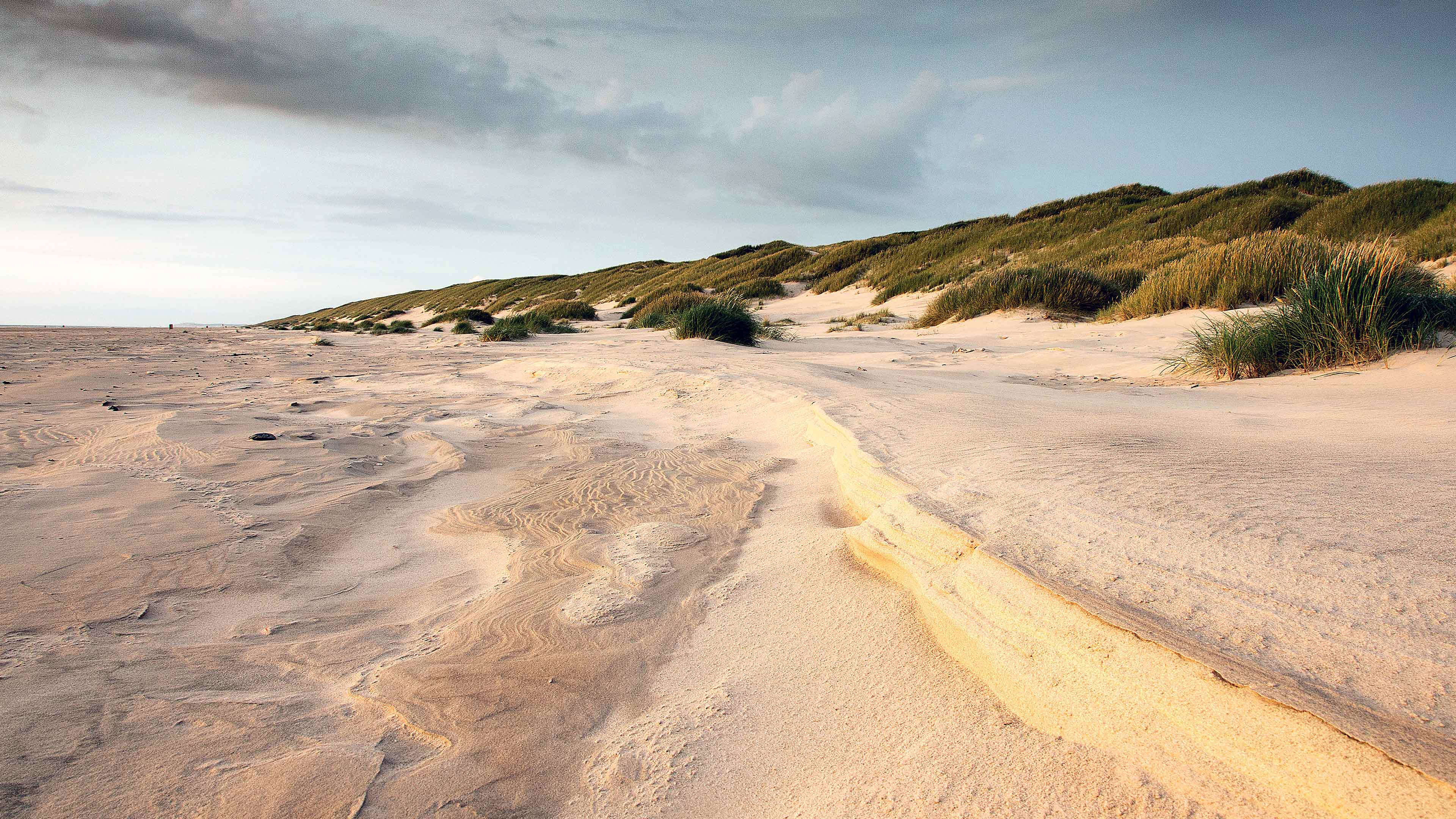 Do you wear sunscreen at the beach?